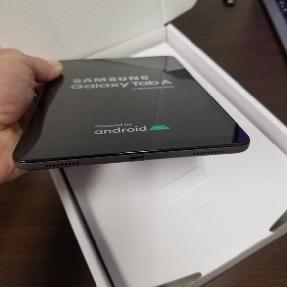 Samsung Galaxy TAB A (2020) 32GB,8.4"; WiFi. Unlocked. Like New! - Picture 4 of 10